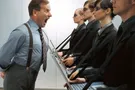 Я босс, а ты – грязь. Я плачу тебе деньги и могу вытирать об тебя ноги