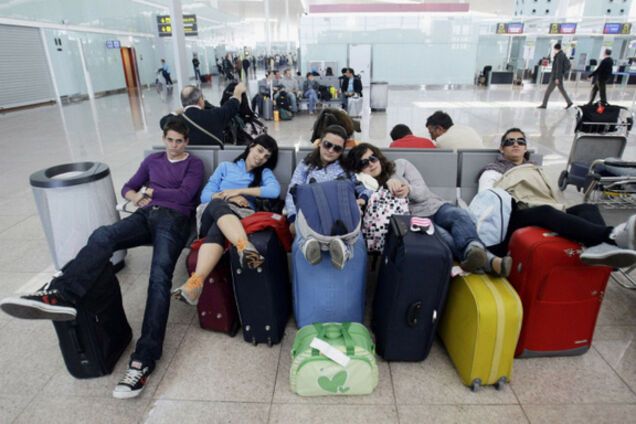 Задержки рейсов в Киеве: в аэропорту снова застряли сотни туристов