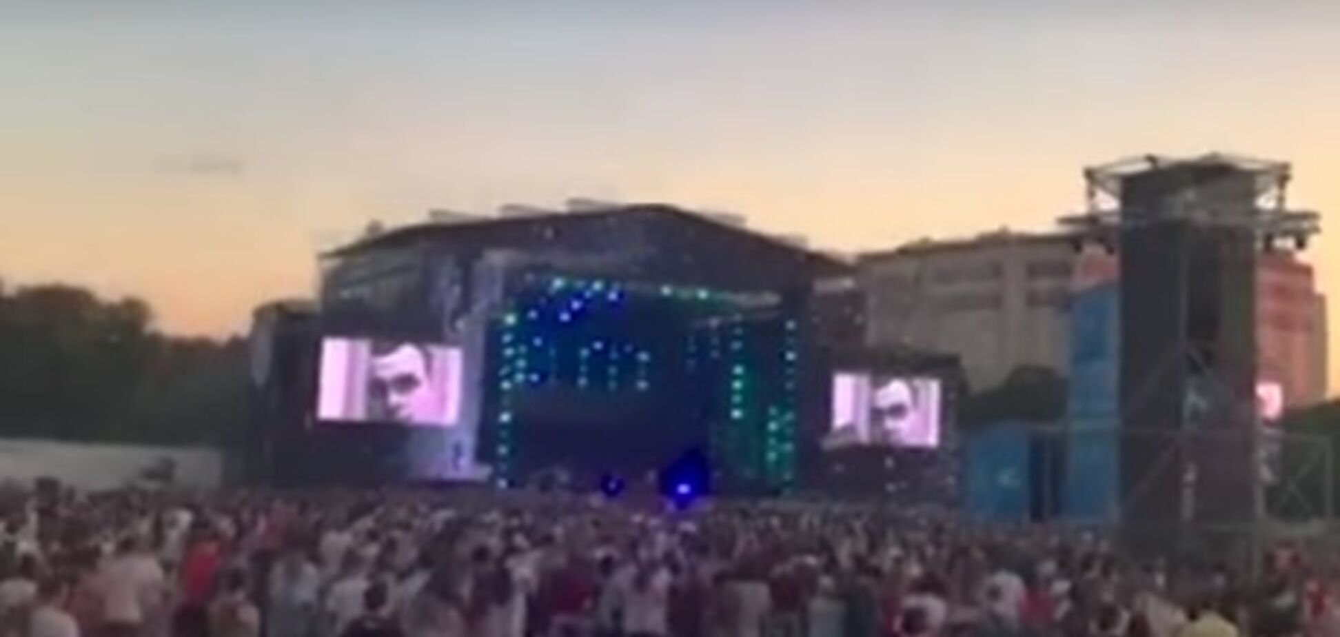 'Расскажите всем правду!' Лидер культовой группы устроил фурор в Киеве