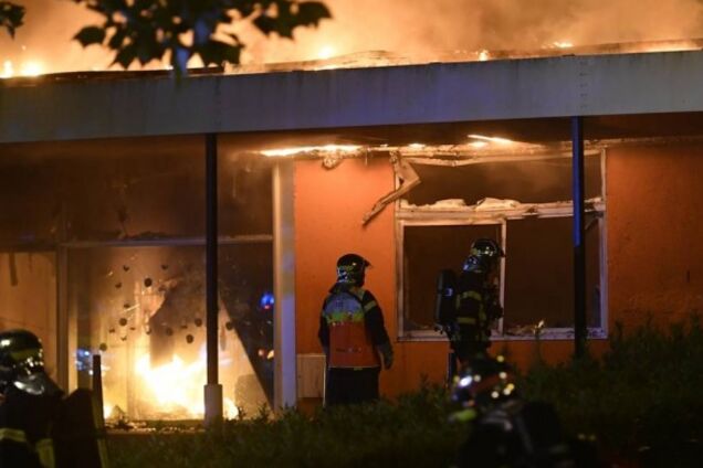 Мамаші в хіджабах не ходять до французьких бібліотек