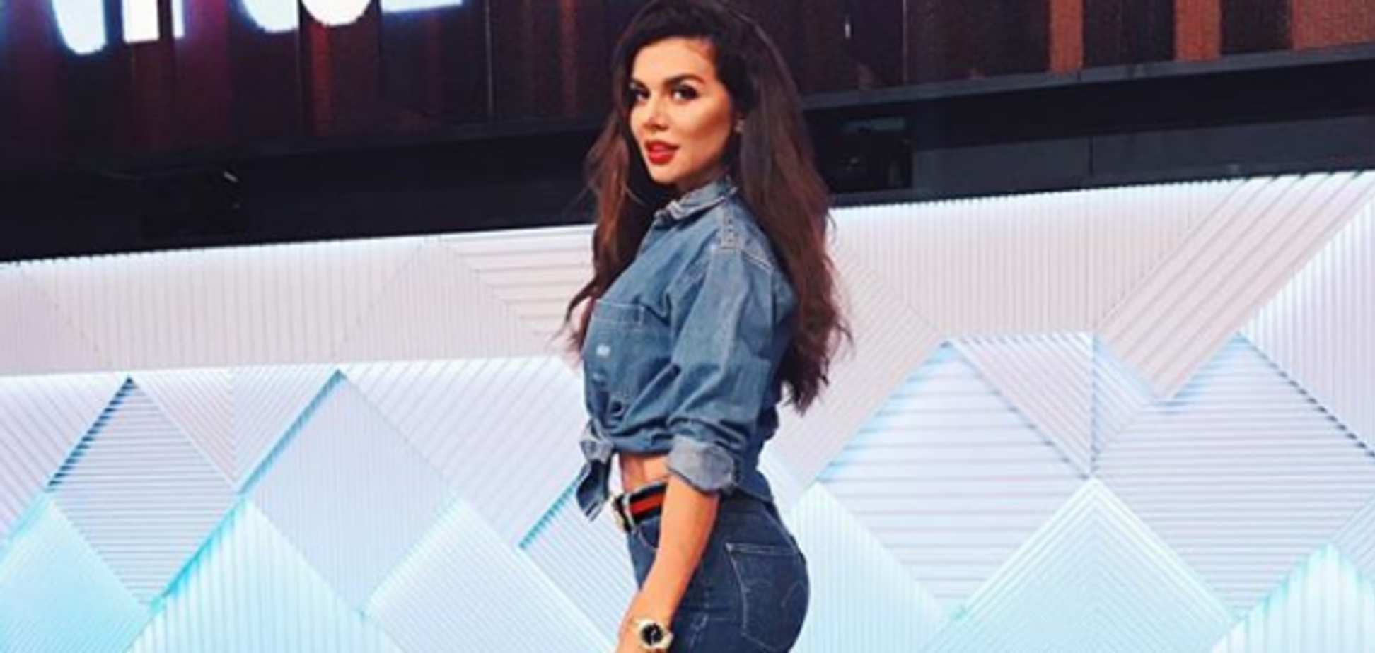 'Лишить гражданства и за поребрик!' Украинская певица в прямом эфире КремльТВ поддержала Россию