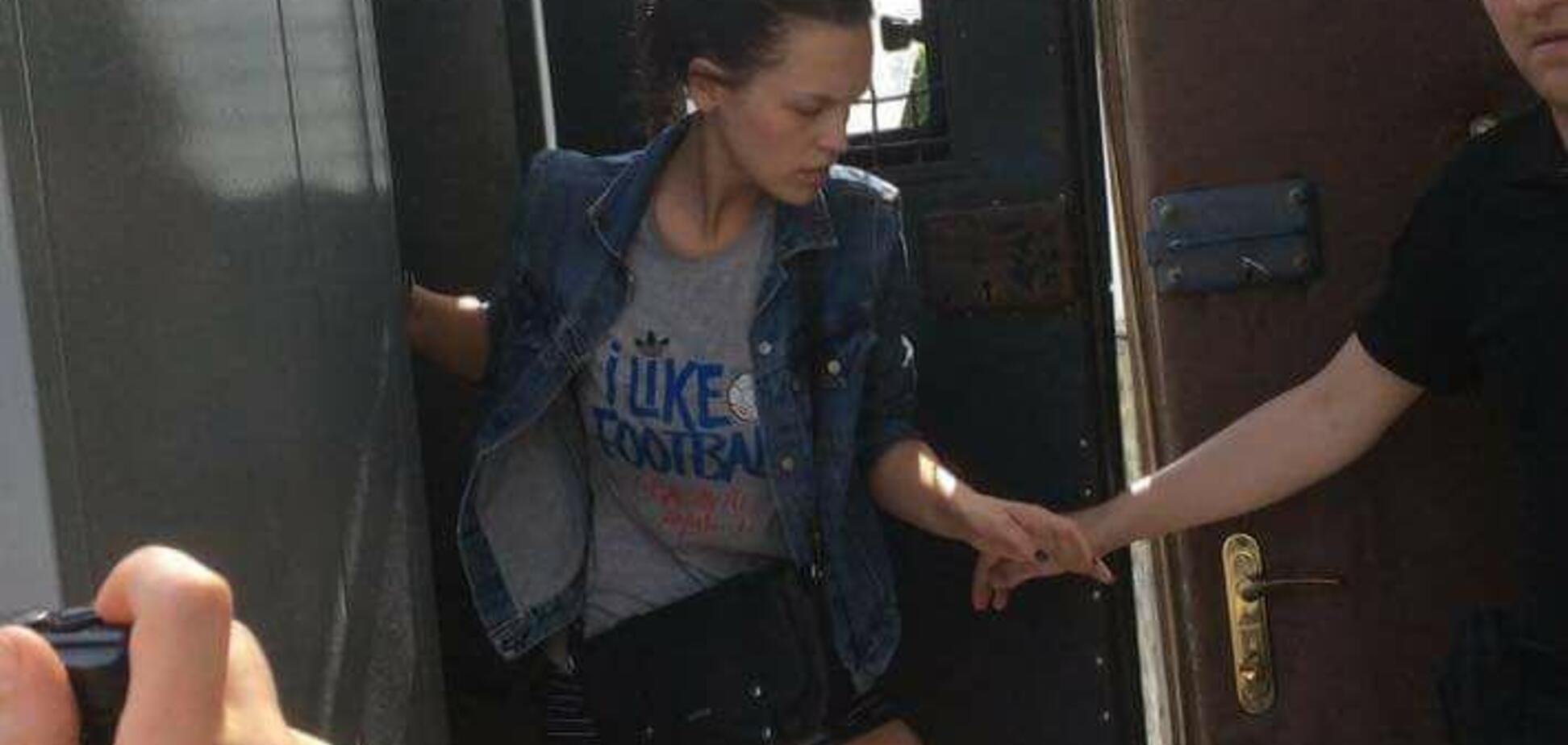 Освободили из-под стражи: суд вынес 'жесткий' приговор участнице нападения на 'киборга'