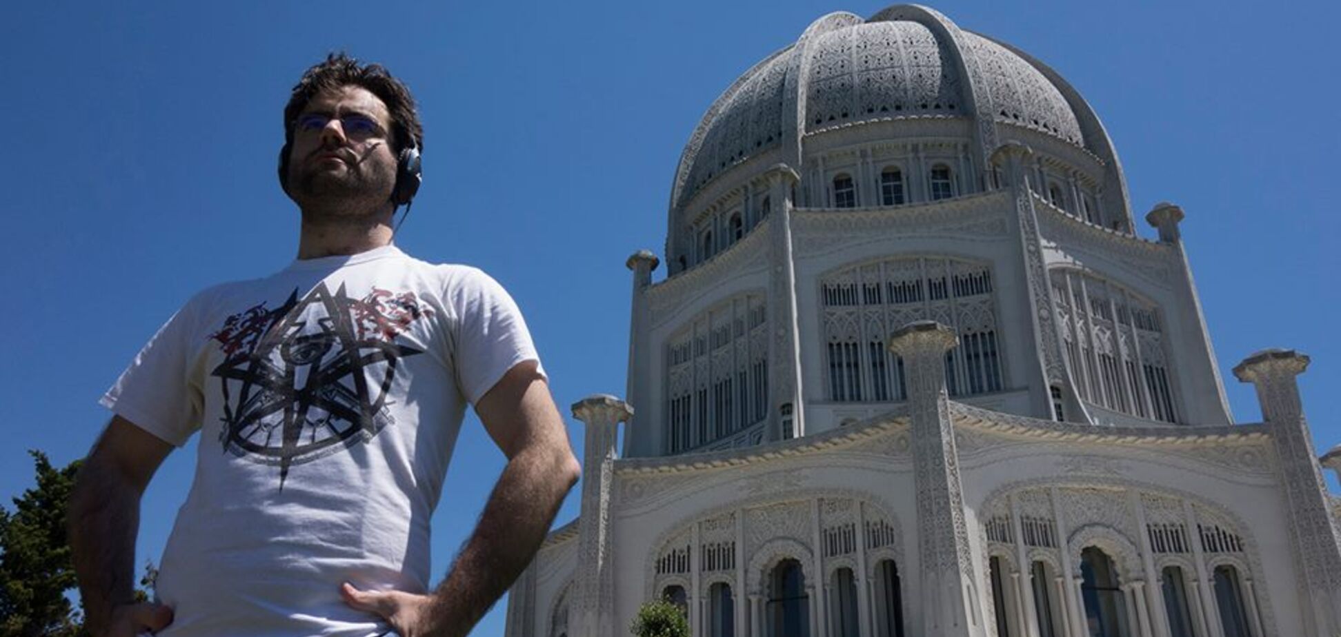 Свастика соседствует с распятием: турист показал удивительный храм в Чикаго. Фото