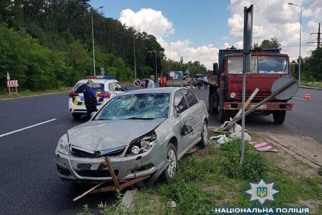 Смертельна аварія під Києвом: авто в'їхало в п'ятьох осіб