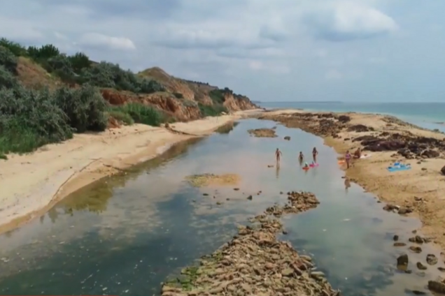 Туристи в пастці: під Одесою відбувся потужний зсув