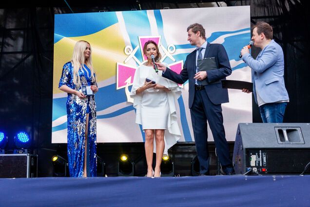 VALEVSKAYA получила награду от ВМС Украины