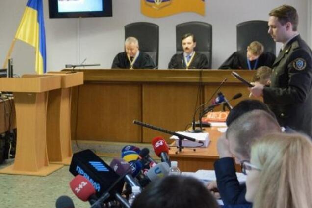 Нові адвокати Януковича зірвали судове засідання