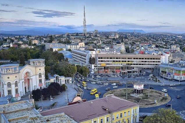 Блогер показал, как в Симферополе 'рады' туристам из Москвы