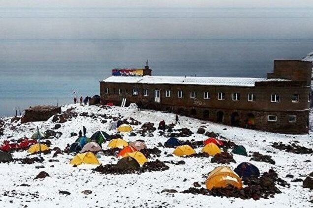 У Грузії посеред літа випав сніг: фото і відео негоди