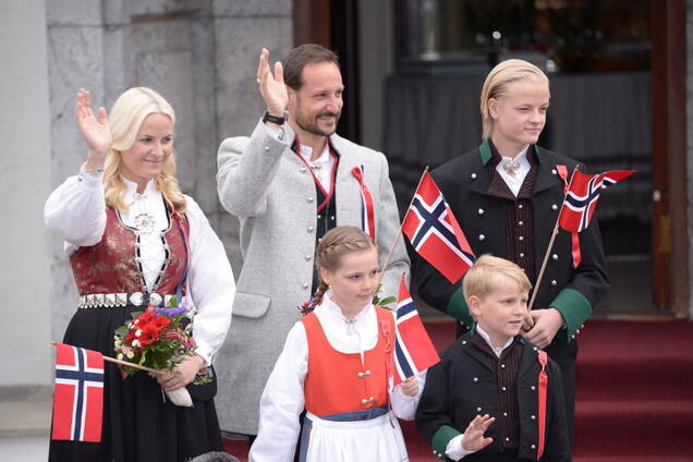 В Норвегии принц закрутил роман с супермоделью: откровенные фото девушки