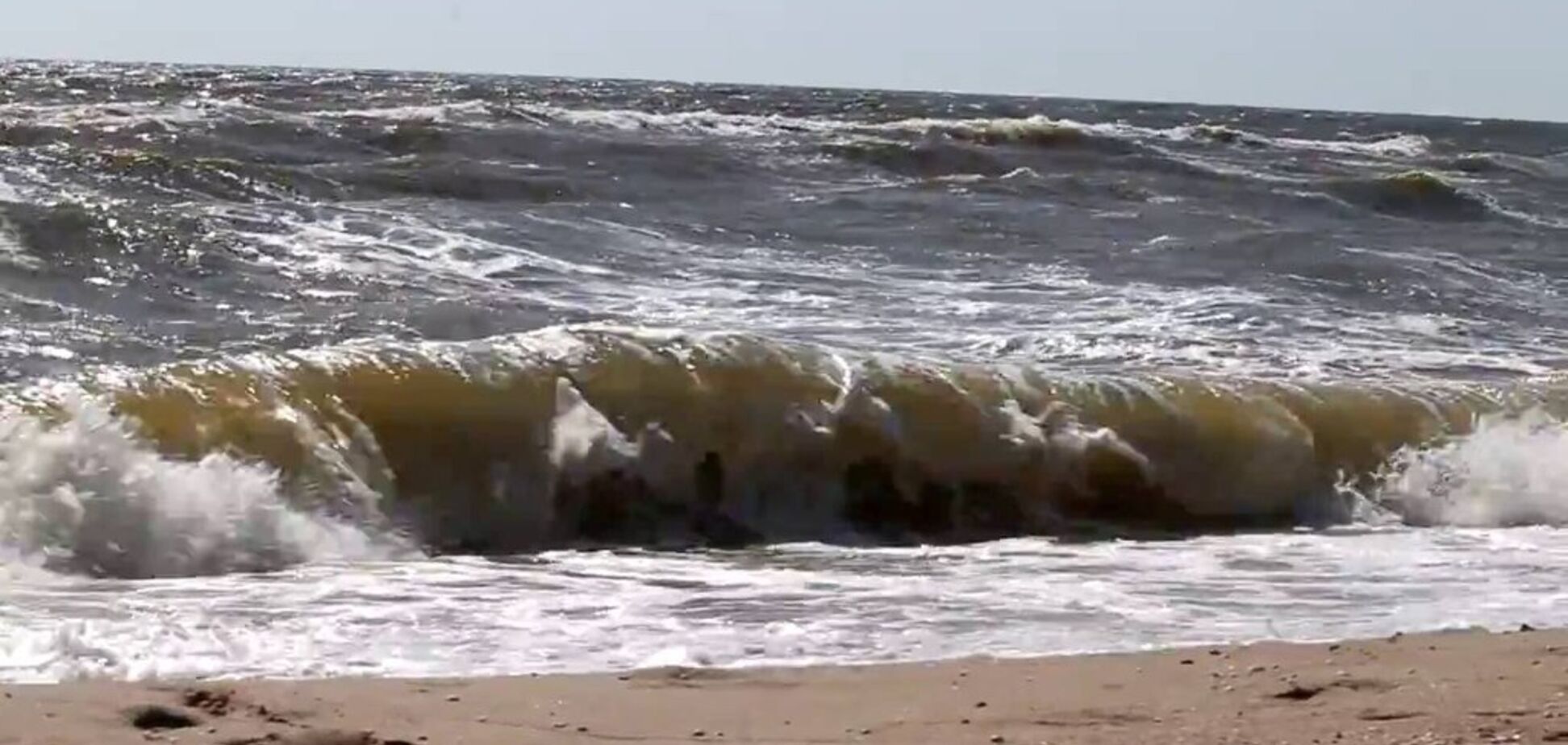 В Кирилловке второй день ищут пропавшего в море парня