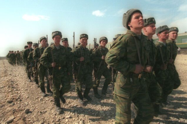 Росія стягує війська до кордону України: військовий дипломат назвав точні цифри