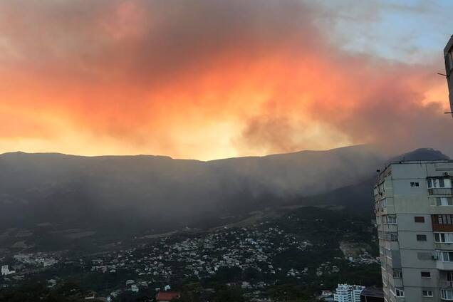 Настоящий ад: в Крыму опасно увеличились масштабы пожара