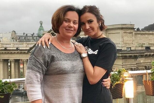 'Заспокоюю як можу': в Росії трапилася біда з мамою скандальної телеведучої