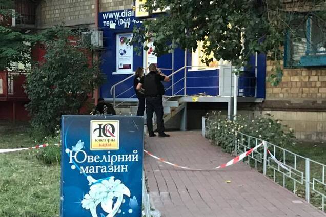Застрелили охранника: в Киеве произошел вооруженный налет на 'ювелирку'