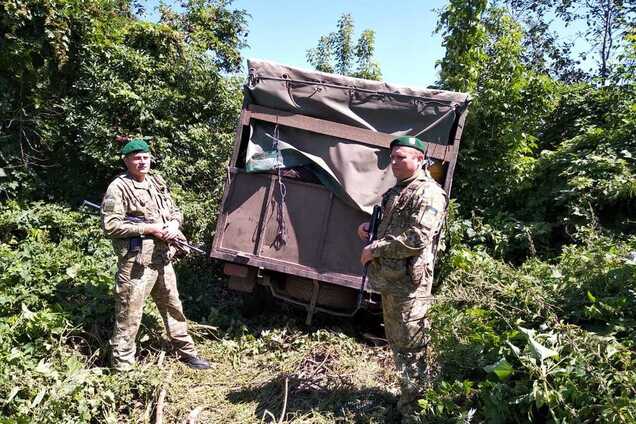 Со стрельбой и погоней: украинские пограничники задержали контрабанду из России
