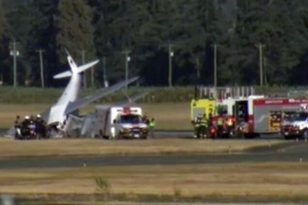 В Канаде рухнул самолет на авиашоу: подробности ЧП