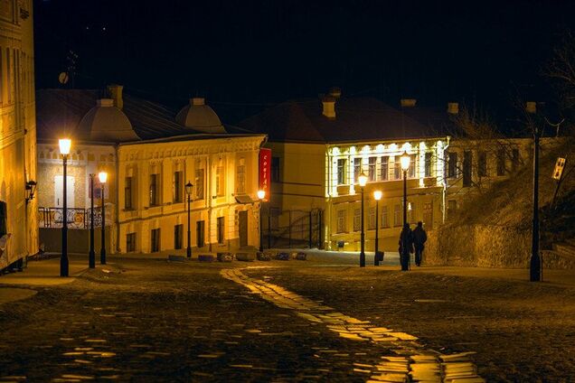 Лицо залило кровью: в Киеве жестоко избили активиста. Появились фото