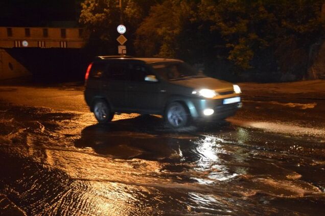 'Фекальный ад' в Николаеве: в городе произошел масштабный прорыв канализации