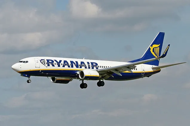 самолет ryanair