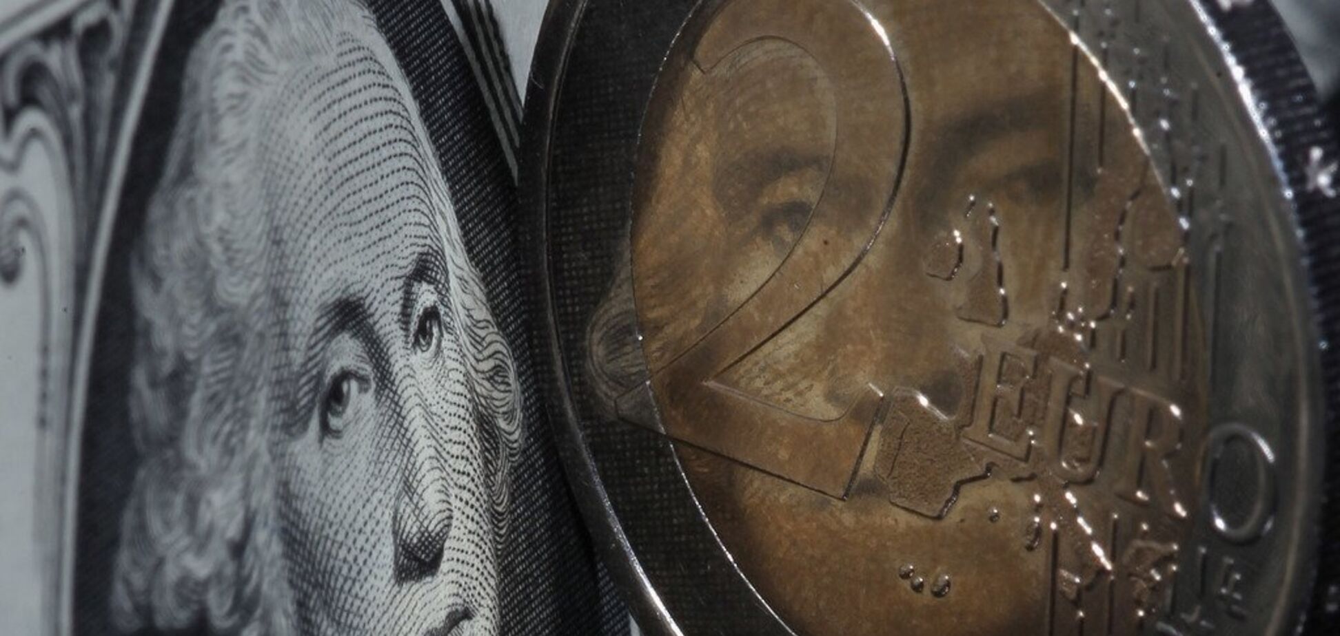 Долар і євро різко підскочили: скільки коштує валюта в Україні
