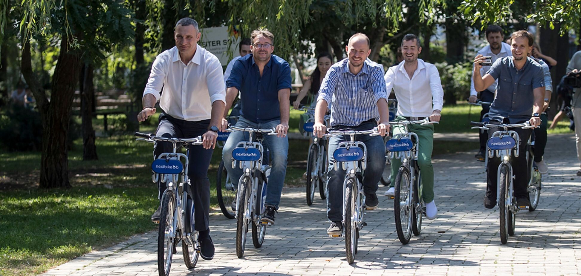 Кличко протестував нову систему велопрокату в Києві