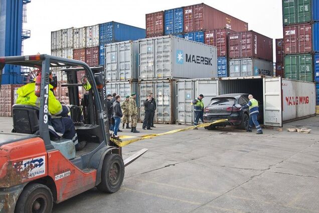 'Нічого не навчилися': на Одеській митниці виявлено нову схему контрабанди