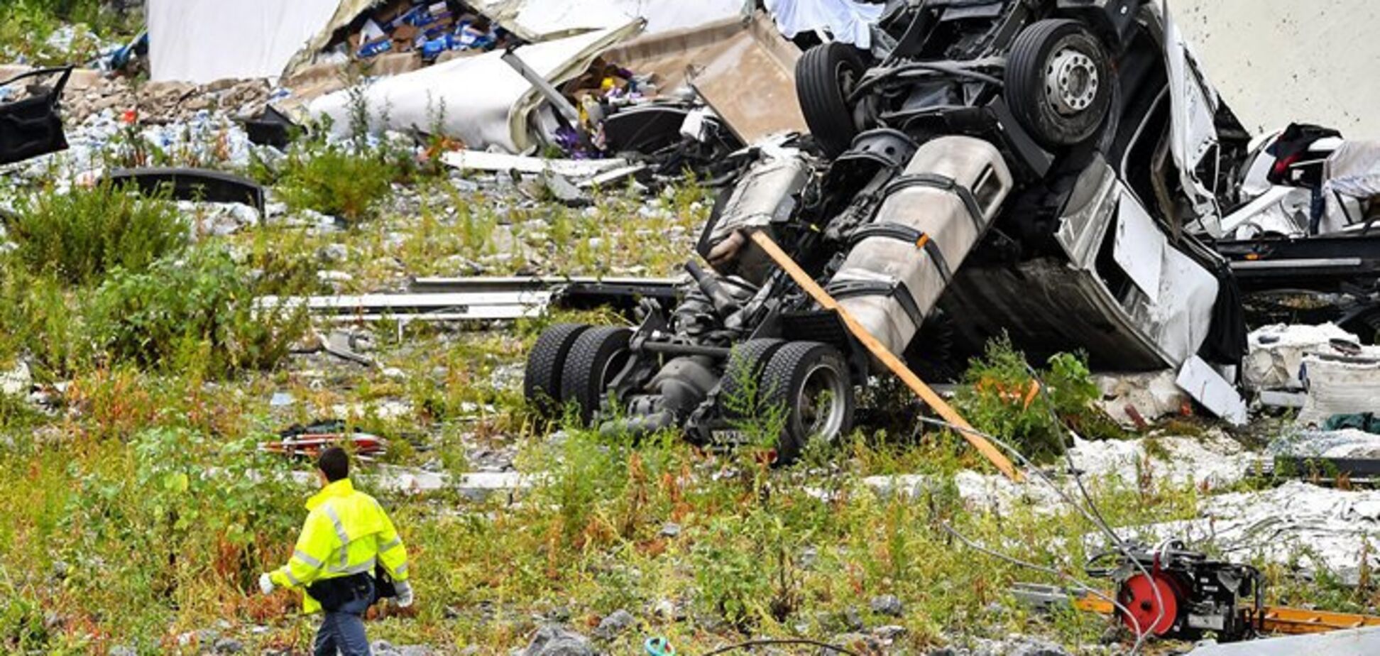 Экс-вратарь оказался на упавшем мосту в Генуе и рассказал, как выжил