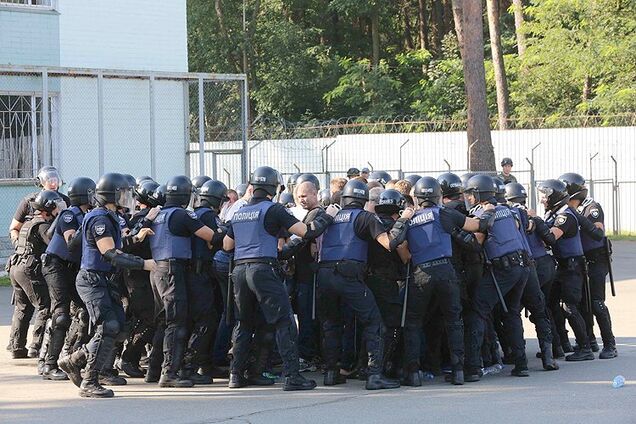 Несут угрозу госбезопасности: в Украине забили тревогу из-за нелегальных мигрантов