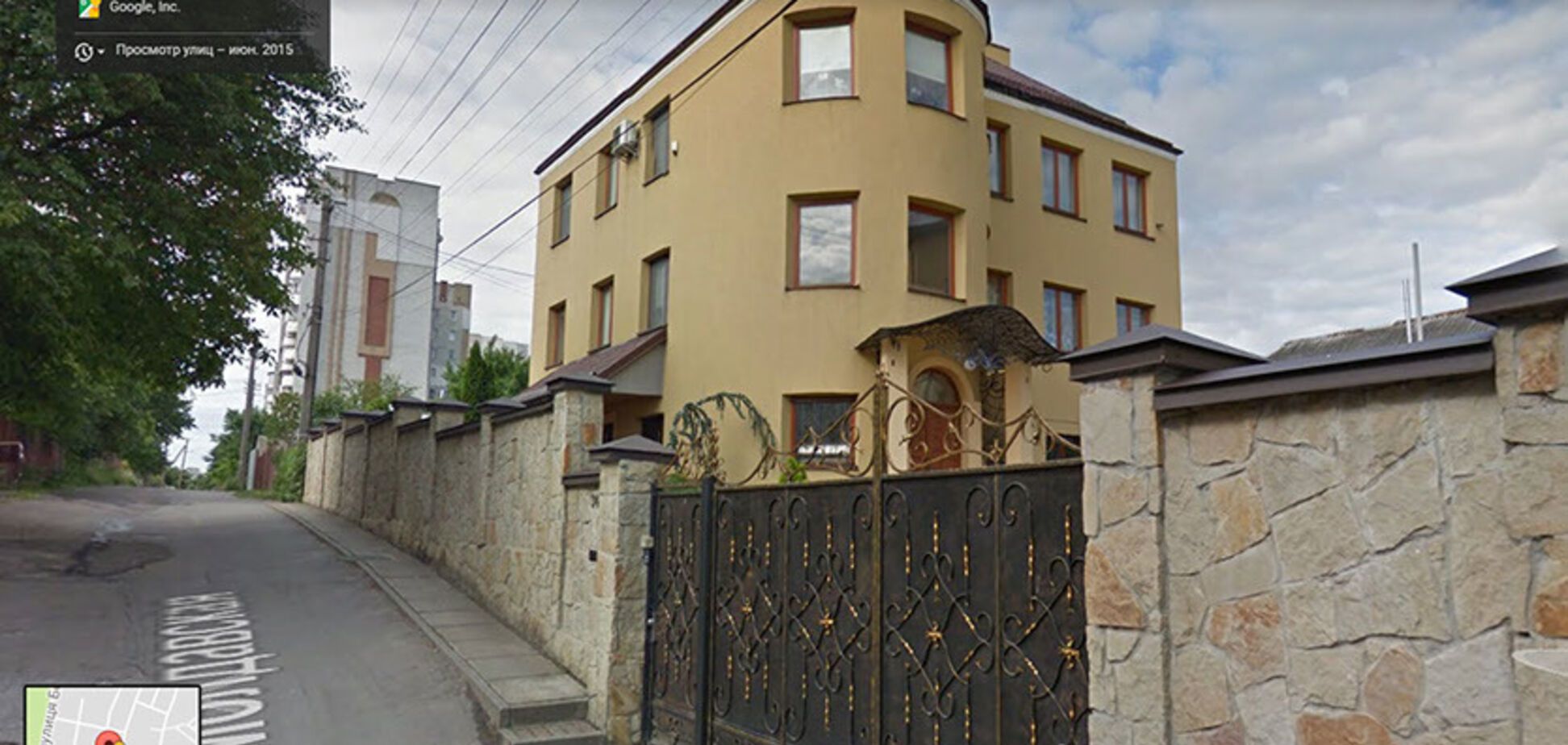 Квартиры, авто и дома: во Львове судью 'засыпали' ценными подарками