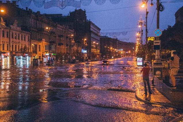     Киев ушел под воду: столицу неожиданно накрыла стихия
