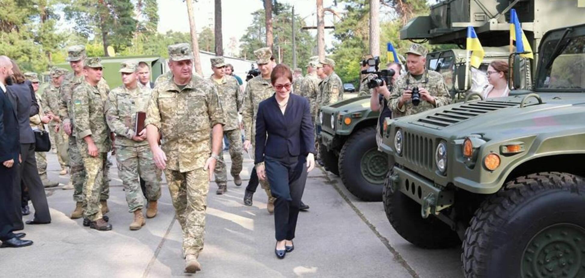 США передали на Донбасс мощнейшее оружие: появились фото