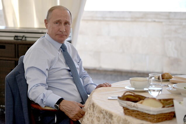 'Не мог держать в секрете': всплыли детали скандальной свадьбы с Путиным в Австрии