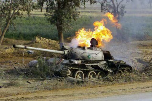 'Третя сила приклалася': на Донбасі підстрелили танк терористів