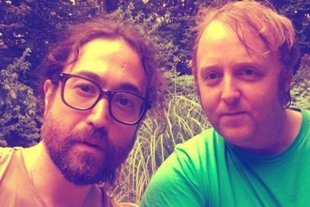 Леннон и Маккартни снова вместе: сыновья легенд The Beatles наделали шуму ярким фото