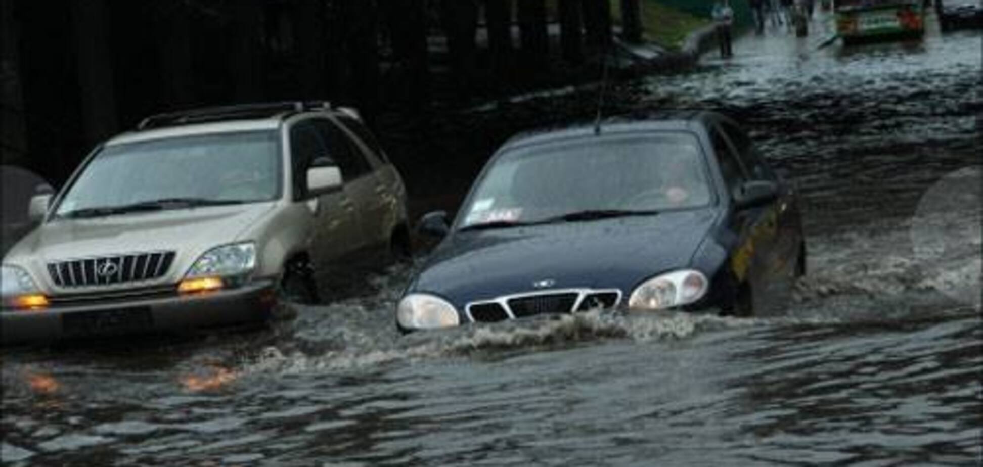 'А какие это годы?' Снимки масштабного потопа в Киеве вызвали резонанс в сети