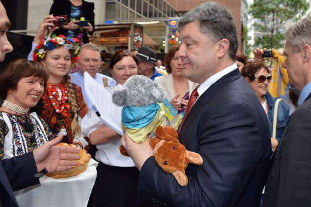 В АП отчитались, какие подарки получил Порошенко во главе Украины