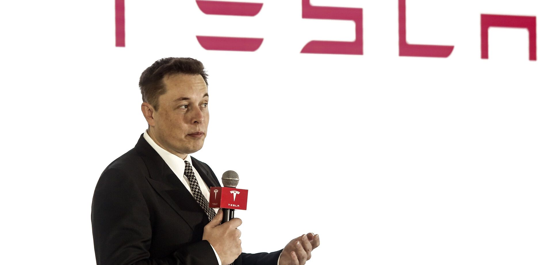 Tesla получила рекордные убытки: у Маска назвали причину