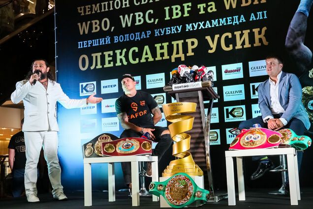 'Краще згинемо в бою': Усик отметился ярким перфомансом в Киеве - видеофакт