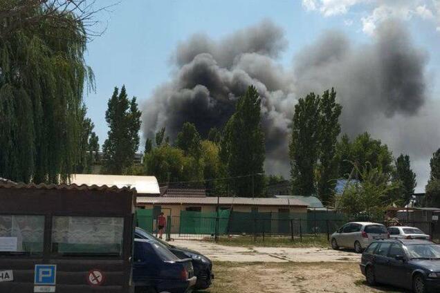 На відомому українському курорті сталася масштабна пожежа: є постраждалі