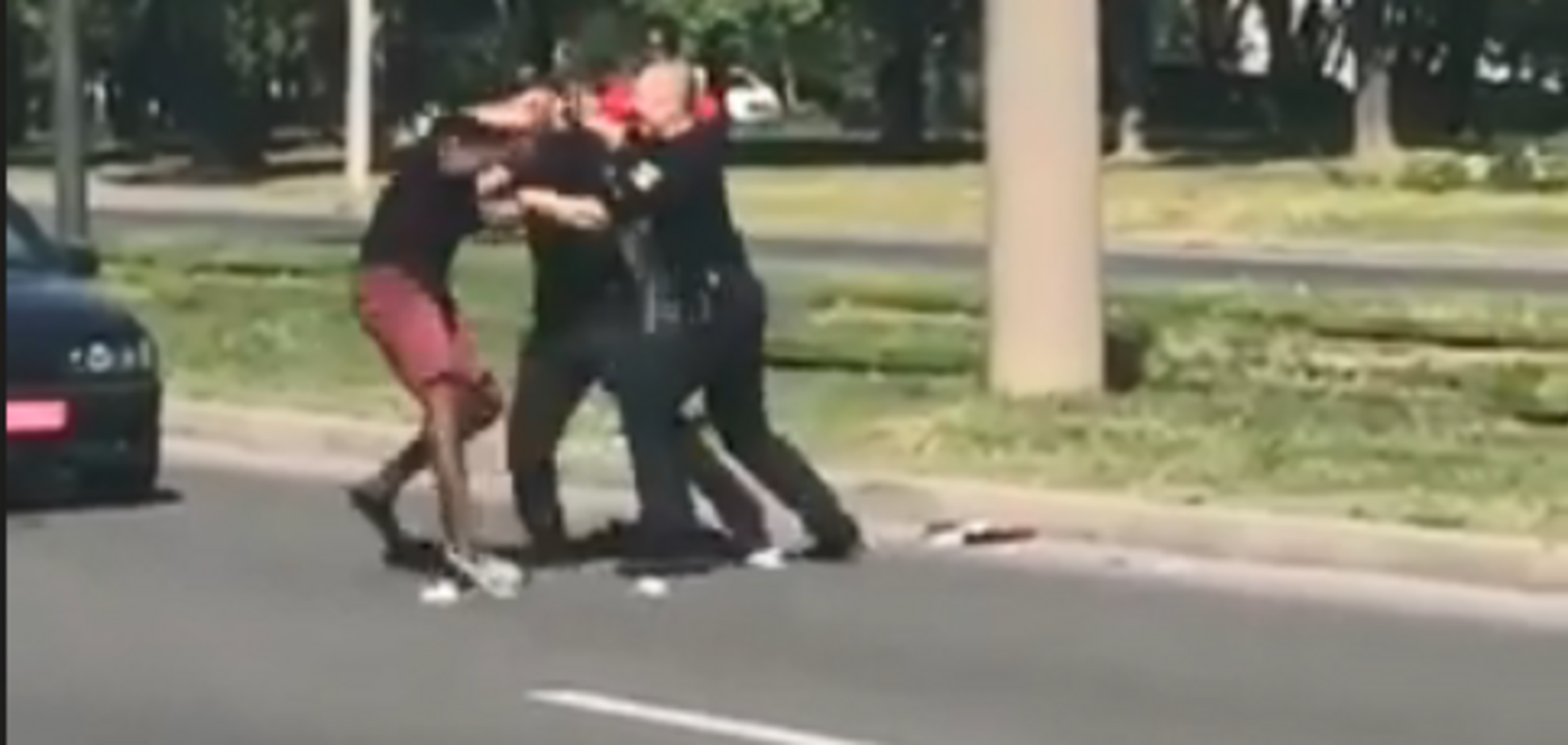 'Угрожал расправой': в Харькове темнокожий нарушитель подрался с полицейскими