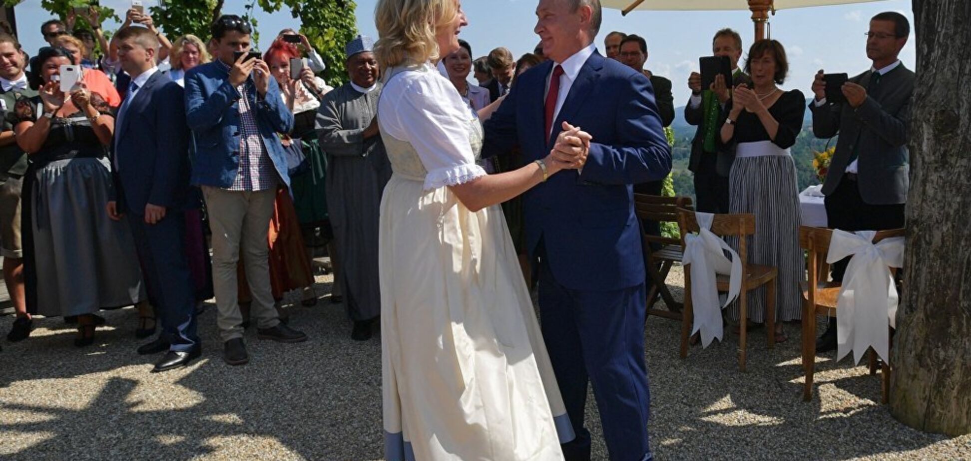 Партию основали офицеры СС: к кому ездил на свадьбу Путин