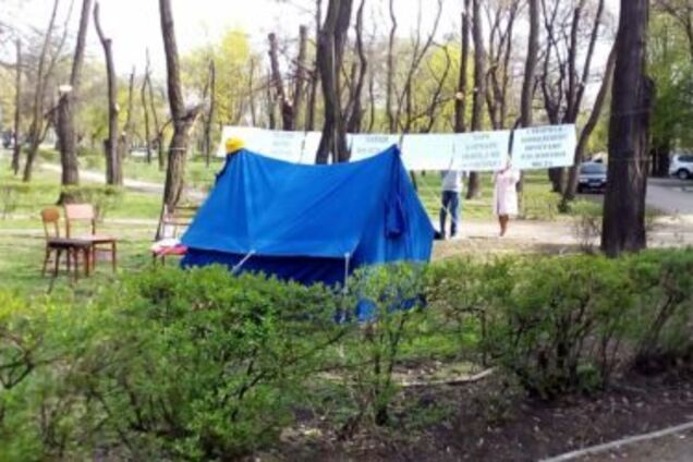 В Запорожье высказали поддержку защитникам сквера Яланского