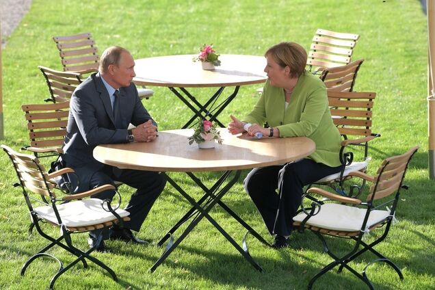 'Це гра': чого домігся Путін на зустрічі з Меркель