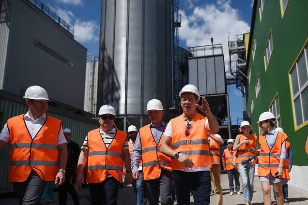 Живое общение с людьми: эксперт объяснил рост рейтинга Ляшко