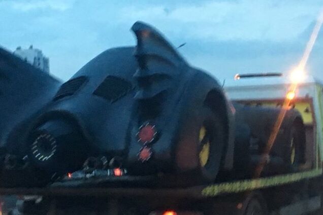 'Цьому місту потрібен герой': легендарний автомобіль Бетмена засвітився у Києві