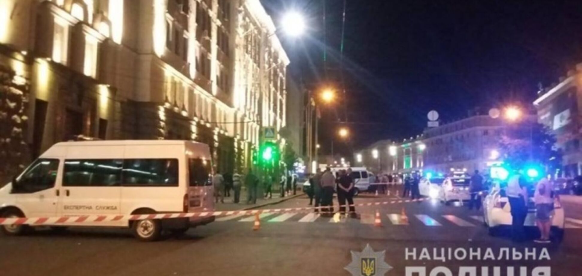  На мэрию Харькова напали: ранен охранник и погиб полицейский. Все подробности 