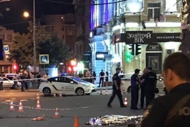 Напад на мерію Харкова: вбивця копа обстріляв машину з дитиною