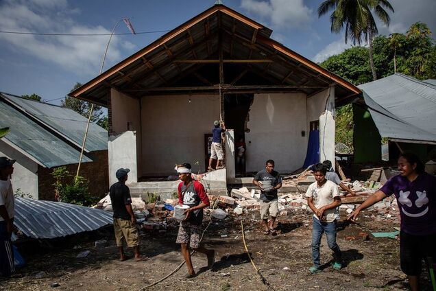 Індонезію сколихнув новий потужний землетрус: свіжі кадри