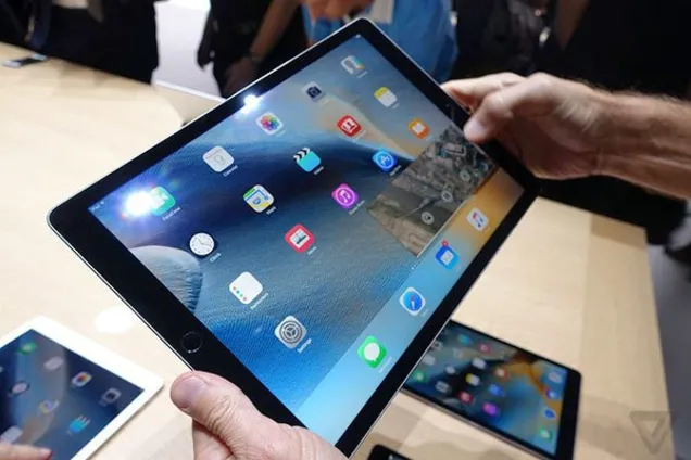 Выделял токсичный дым: в магазине Apple взорвался iPad